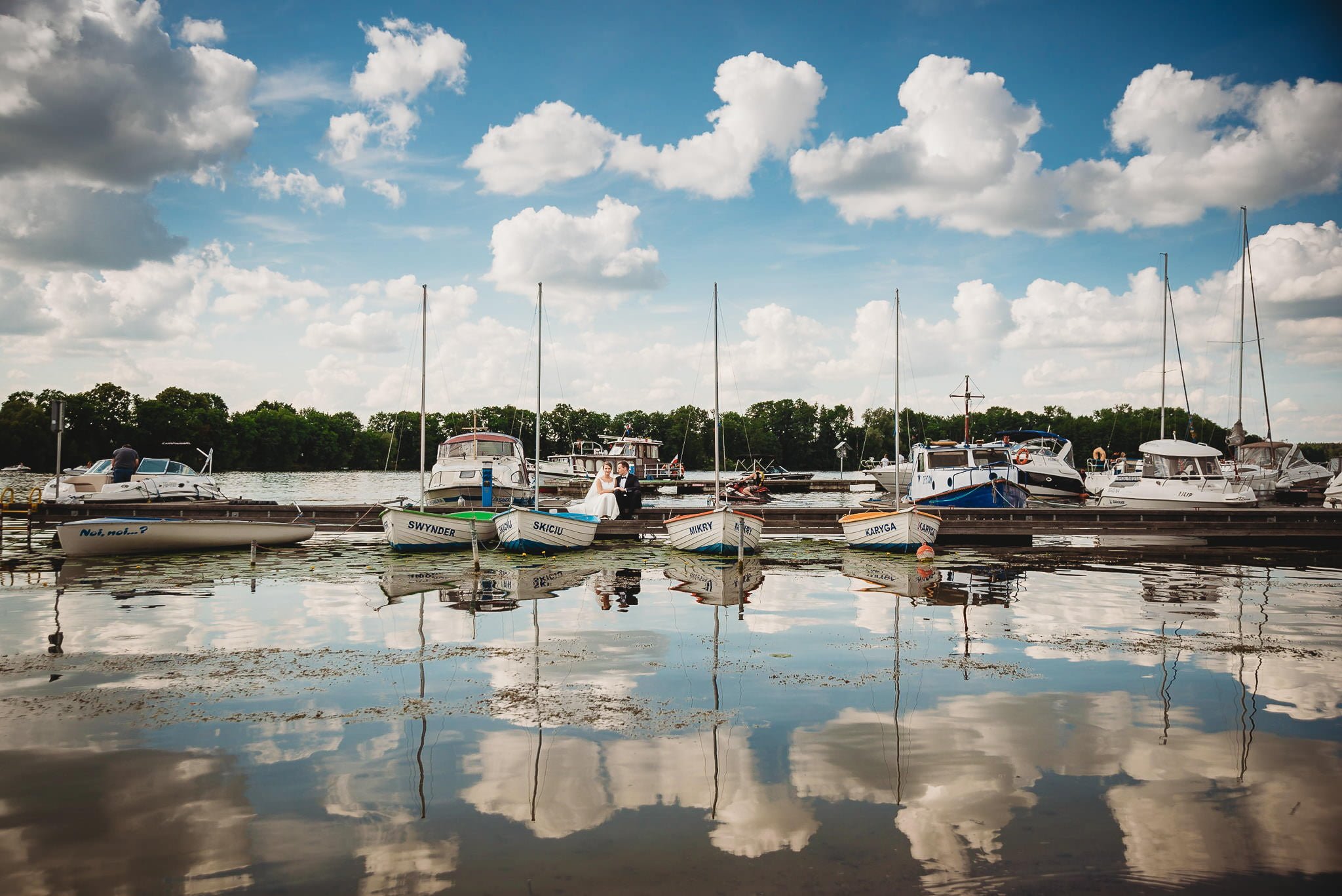 sesja ślubna, ślesin, marina, pan młody, panna młoda, piękna pogoda, pocałunek, fotograf slubny, fotografia slubna