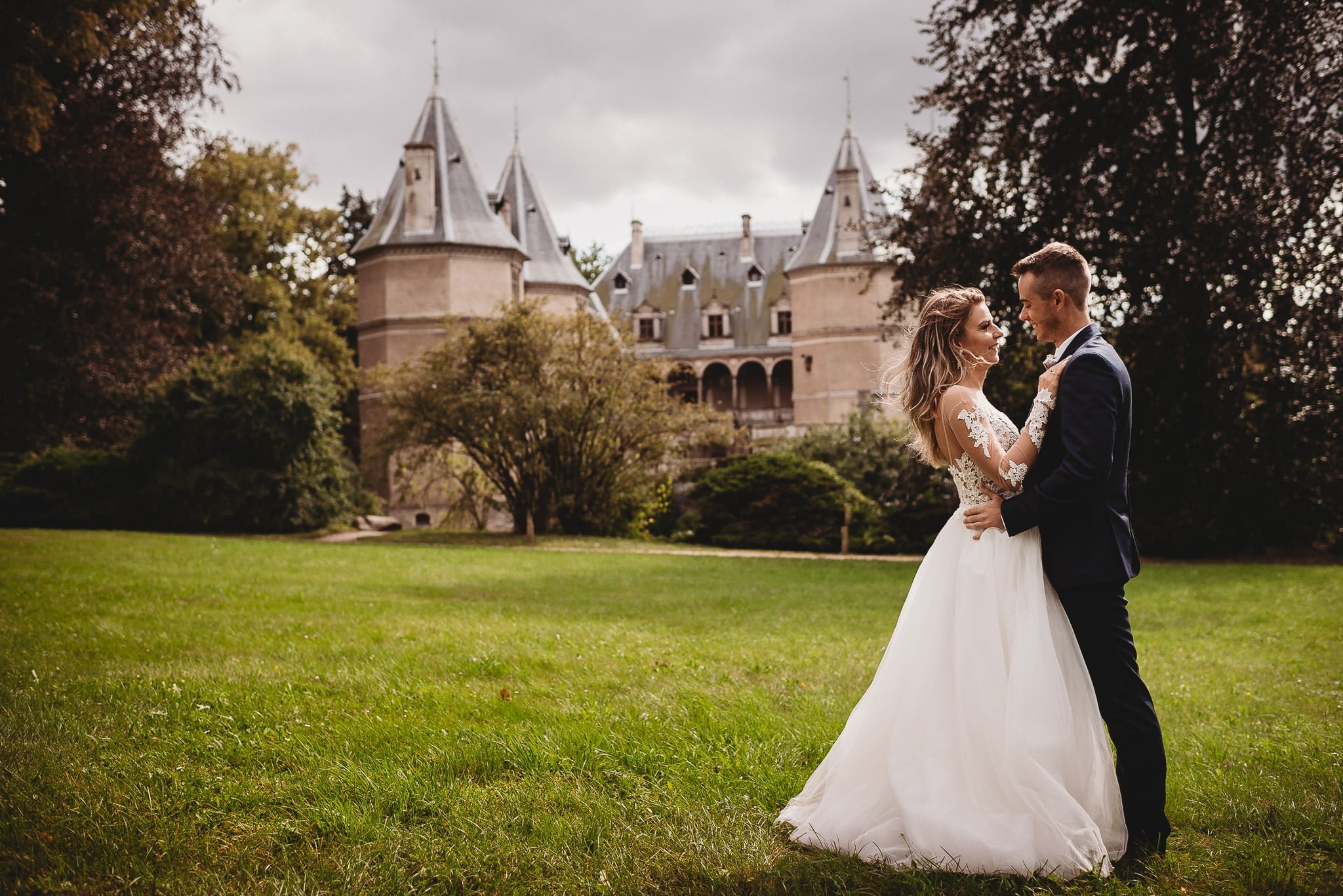 zamek Gołuchów, sesja plenerowa, pałac w Gołuchowie,sesja zamkowa, muzeum w Gołuchowie, zamek Czrtoryskich, romantyczna sesja w zamku, piękne zdjęcia, piękne fotografie, park w Gołuchowie,