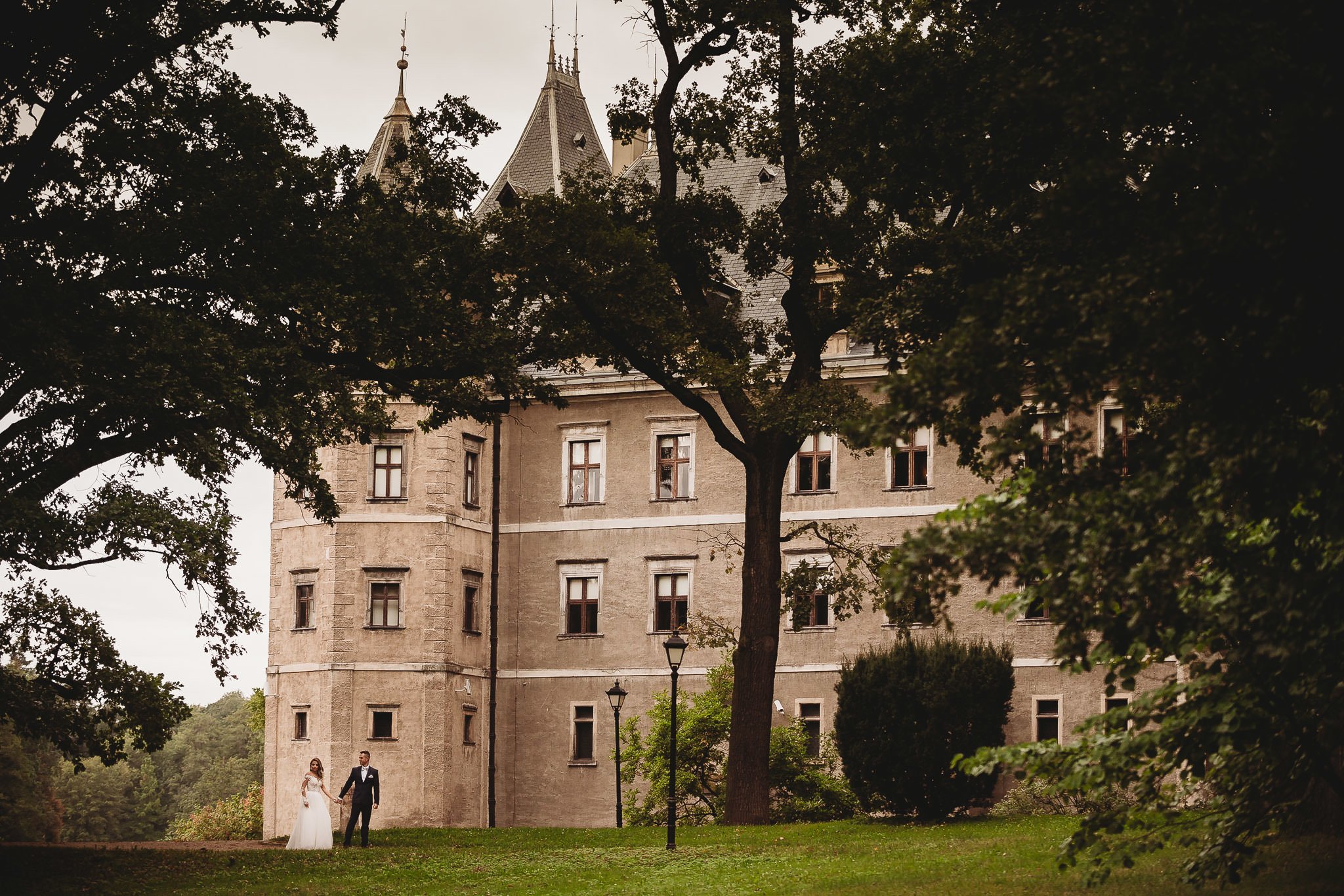 zamek Gołuchów, sesja plenerowa, pałac w Gołuchowie,sesja zamkowa, muzeum w Gołuchowie, zamek Czrtoryskich, romantyczna sesja w zamku, piękne zdjęcia, piękne fotografie, park w Gołuchowie, zdjęcia śłubne Koło,