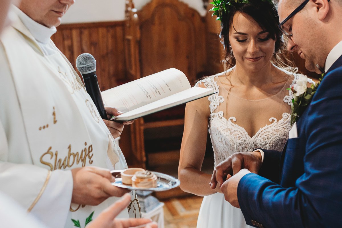 Mustangiem do ślubu! Plener ślubny Asi i Tomka - Kolorowe Jeziorka. 83