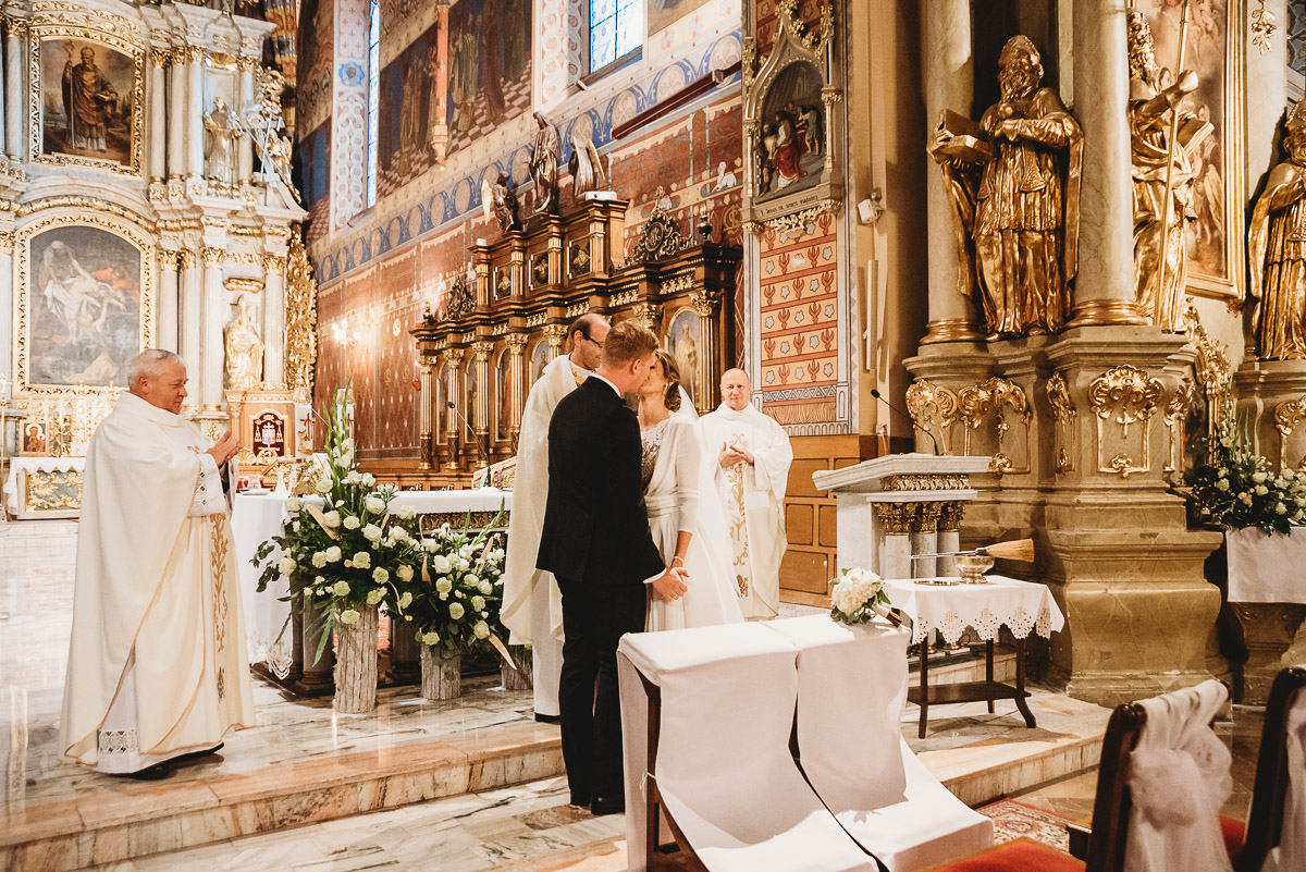 Dorota i Tomasz-wesele Hotel Kristoff Kalisz, sesja ślubna w Lubiążu 161