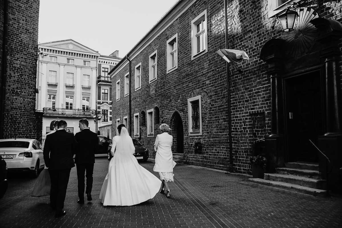 Dorota i Tomasz-wesele Hotel Kristoff Kalisz, sesja ślubna w Lubiążu 109